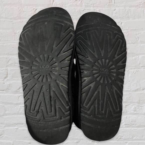 Ugg Australia Classic Cardy Boots - Picture 5 of 11